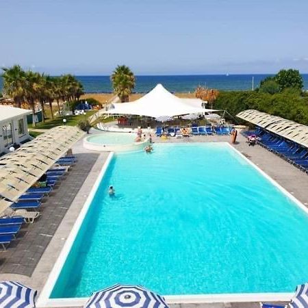 Medea Beach Resort Capaccio Esterno foto