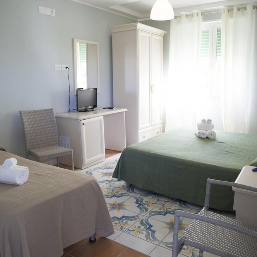 Medea Beach Resort Capaccio Esterno foto