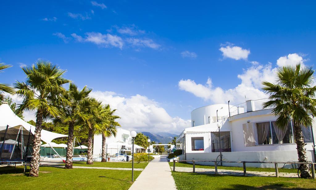 Medea Beach Resort Capaccio Esterno foto