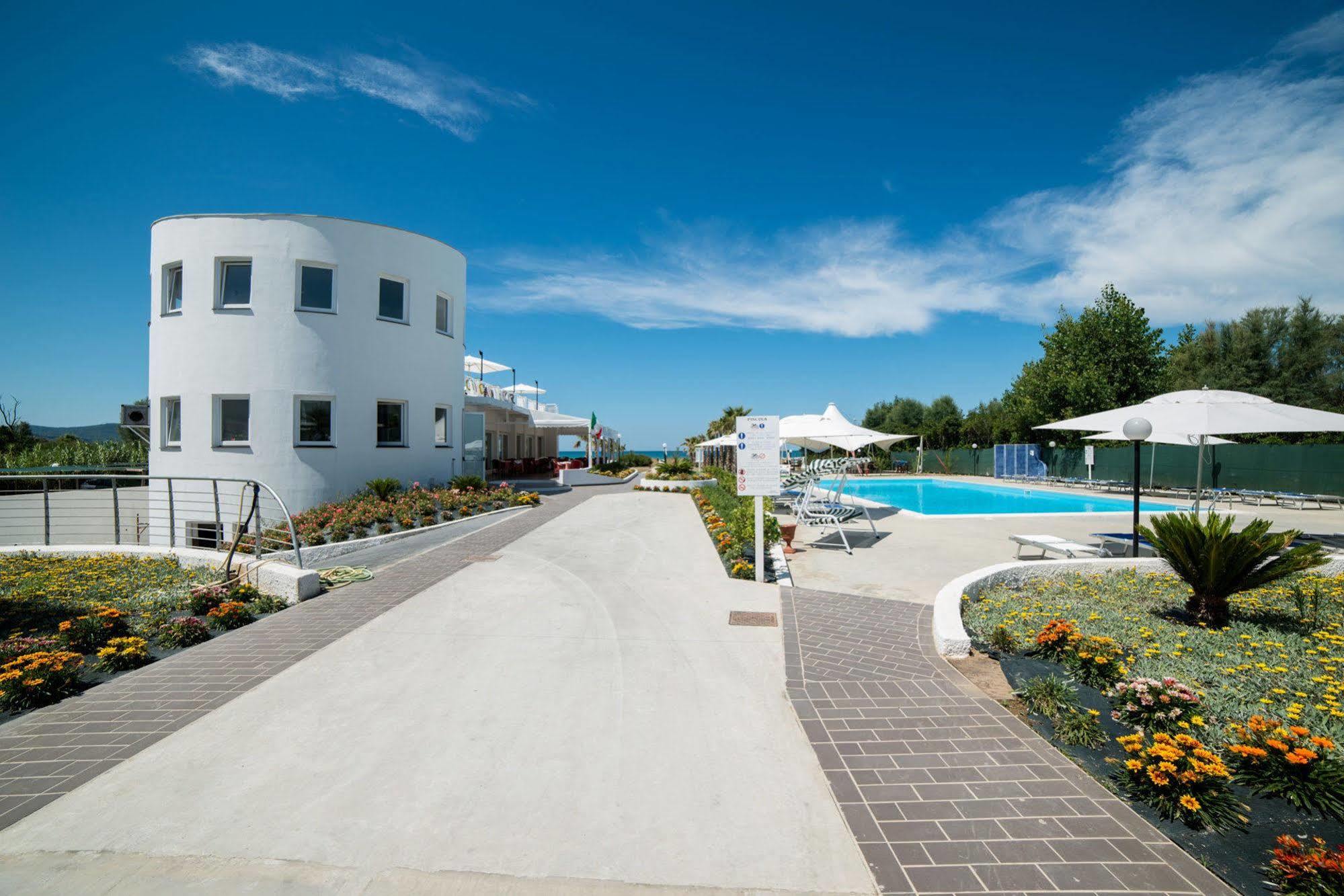 Medea Beach Resort Capaccio Esterno foto