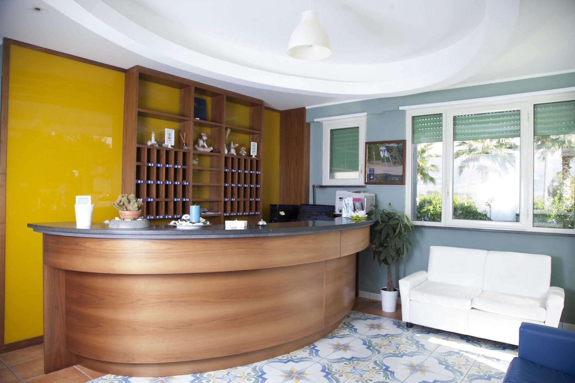 Medea Beach Resort Capaccio Esterno foto