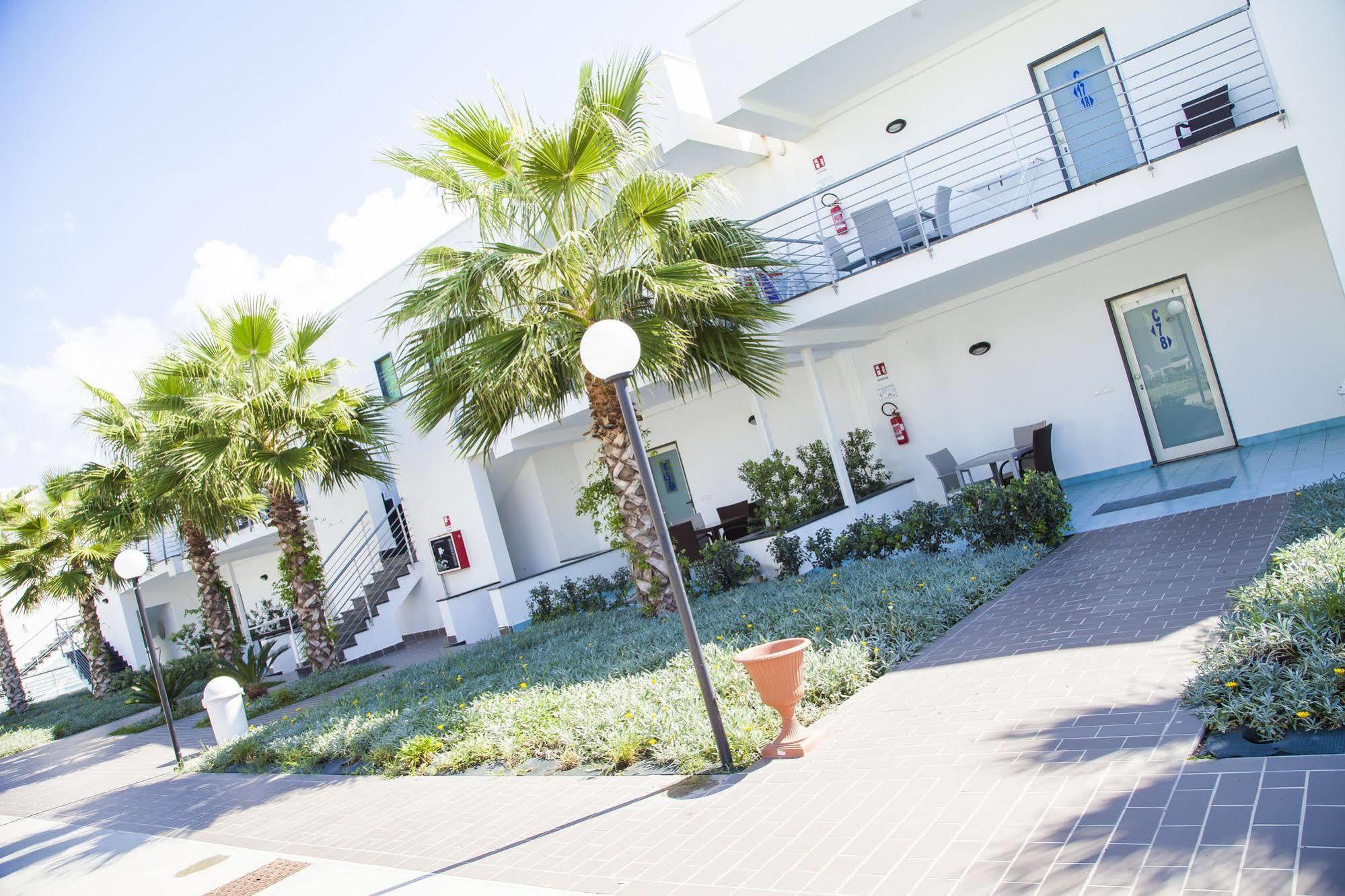 Medea Beach Resort Capaccio Esterno foto