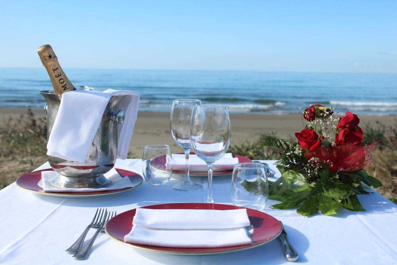 Medea Beach Resort Capaccio Esterno foto
