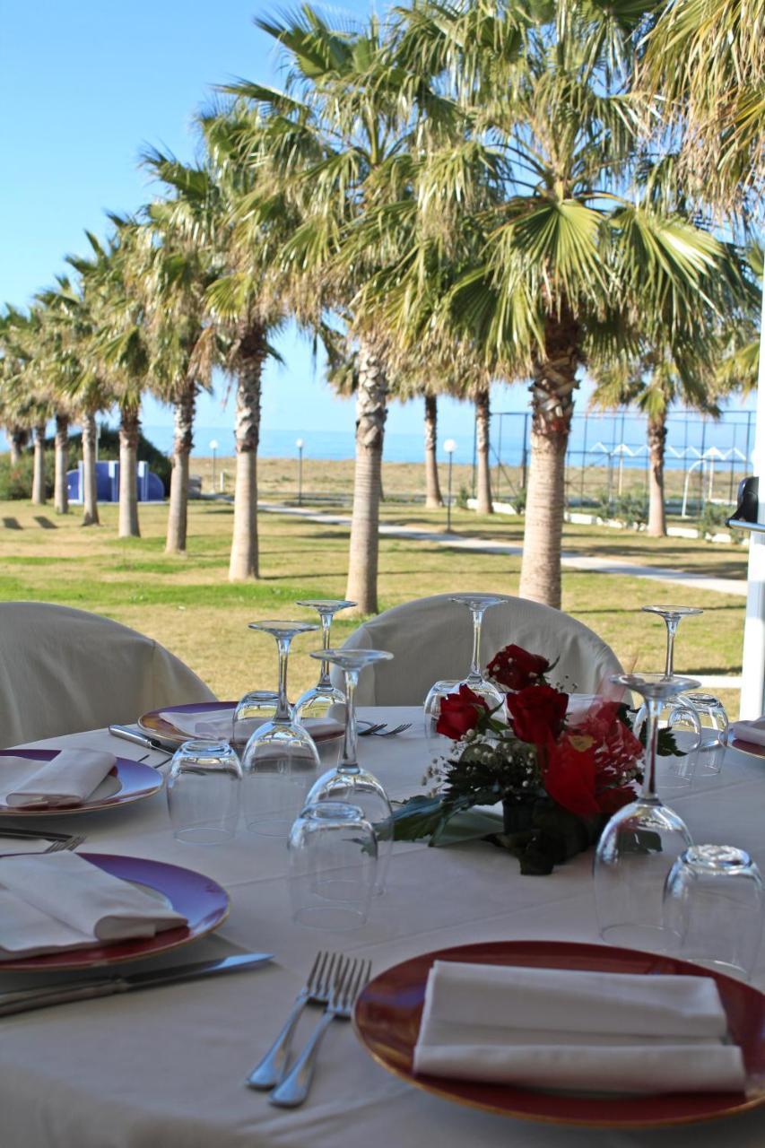 Medea Beach Resort Capaccio Esterno foto