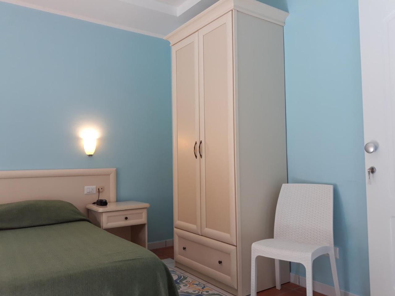 Medea Beach Resort Capaccio Esterno foto