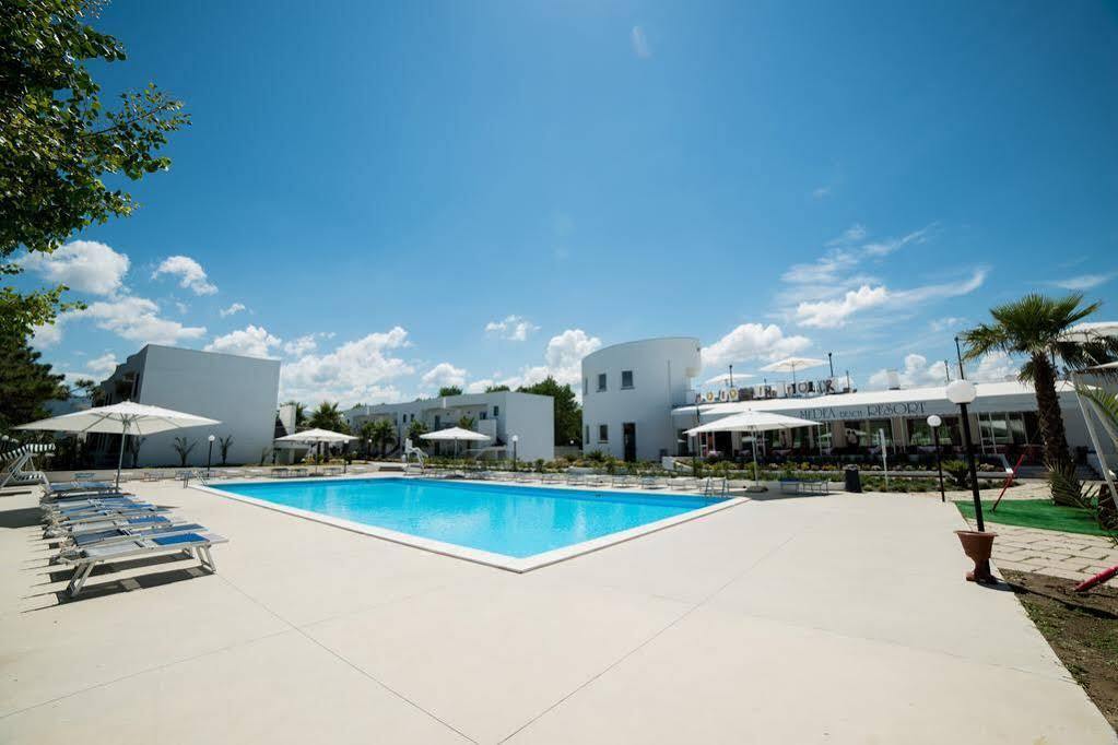 Medea Beach Resort Capaccio Esterno foto
